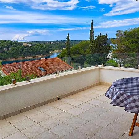 Oasis Milna (Brac)